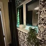 아파트 Heartbeat By Travel Lets Homes With Private Ensuite & Garden 레터케니