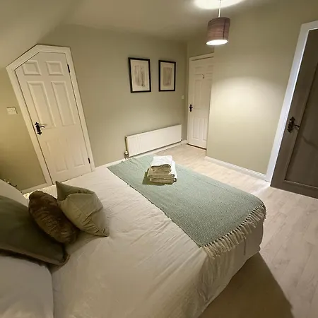 Heartbeat By Travel Lets Homes With Private Ensuite & Garden