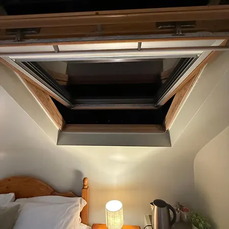 Heartbeat By Travel Lets Homes With Private Ensuite & Garden Apartment